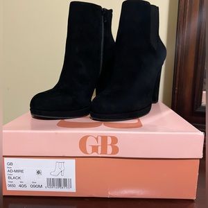 Gianni Bini Black Suede Platform Booties